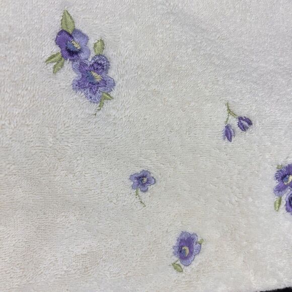 Akova Embroidered Floral Purple Pink 2 Pc Towel Set 100% Cotton Vintage Cottage - Picture 2 of 9